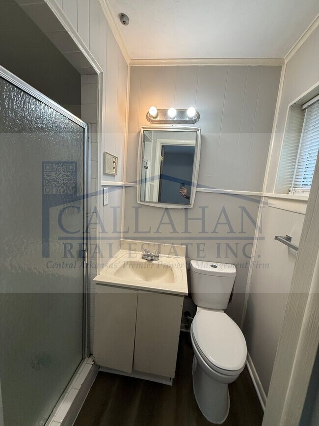 Foto del edificio - 4417 Hazelwood Rd