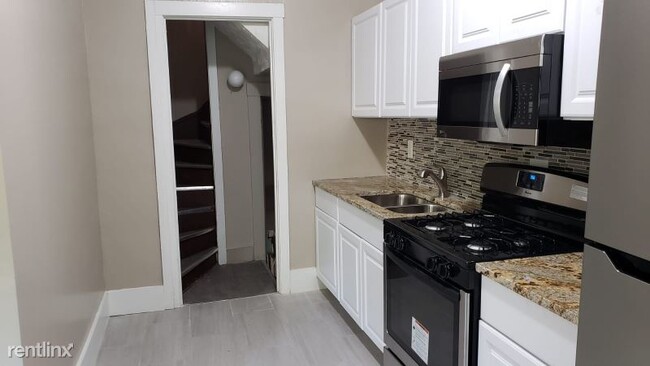 Building Photo - 3 br, 1 bath Townhome - 7513 Lawnview Ave