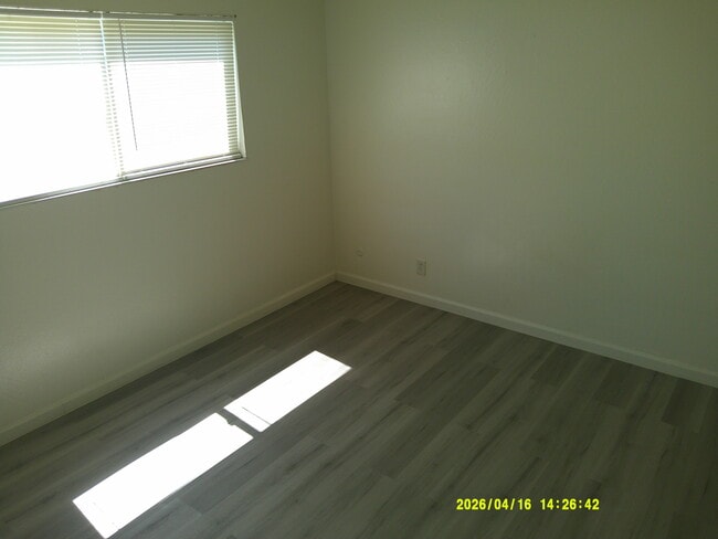 Building Photo - Driftwood Apartments