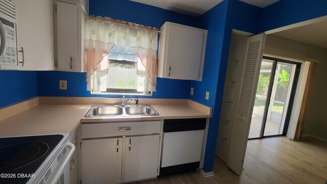 Building Photo - 428 Sandpiper Ct