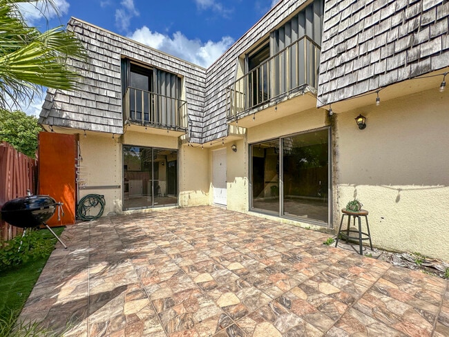 Foto del edificio - 166 Lake Arbor Dr