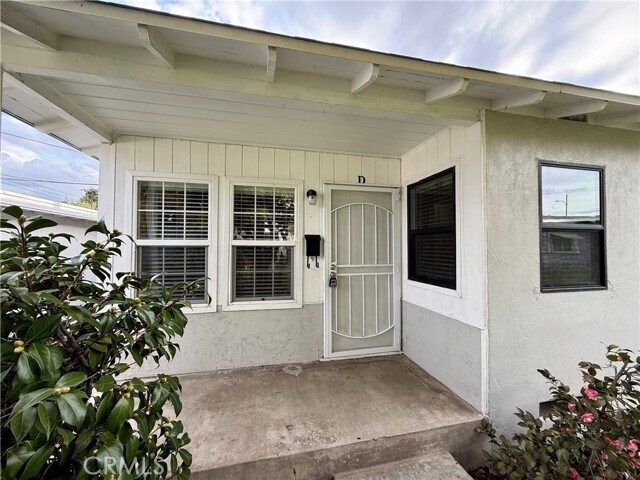 Primary Photo - 256 N Garnet Way