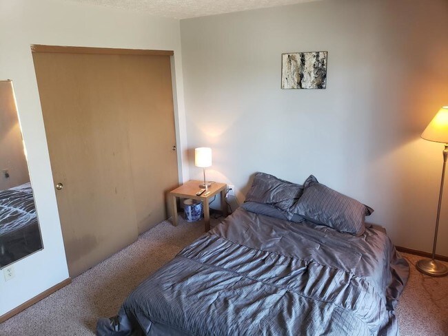 Foto del edificio - 2701 C Greystone Dr.