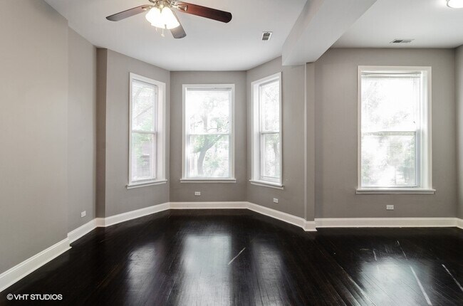 Foto del edificio - 2642 W Potomac Ave