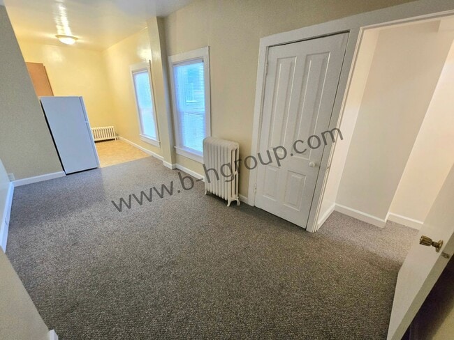 Building Photo - 5912 8th Ave