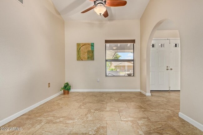 Building Photo - Your Oasis Awaits!