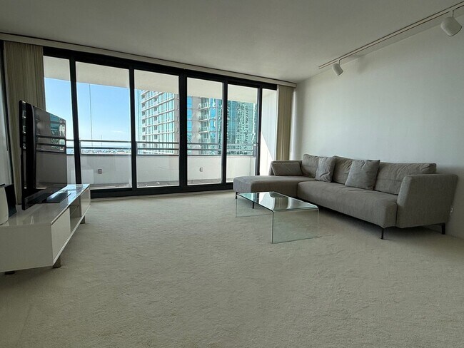 Building Photo - Nauru Tower 1601: Fully-Furnished 2 Bed/2 Bath, Tandem Parking