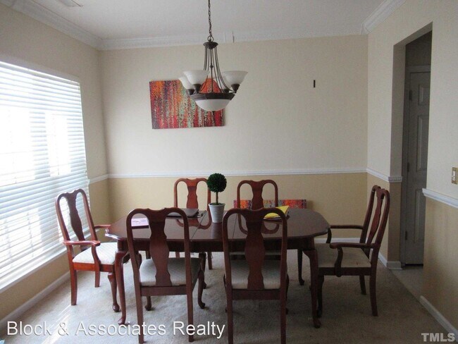 Building Photo - 3 br, 2.5 bath House - 302 Apricot Circle