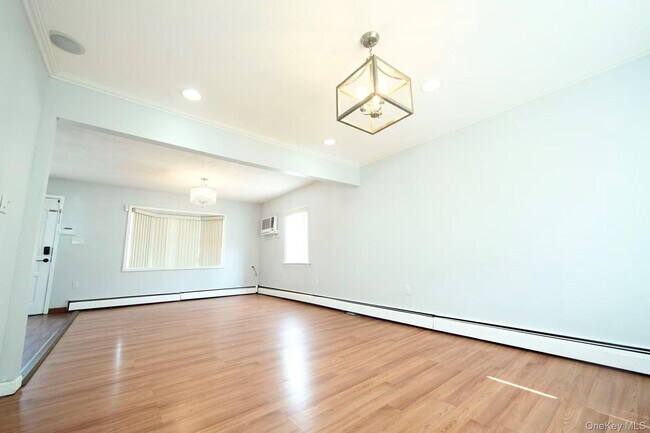 Foto del edificio - 32 Needle Ln