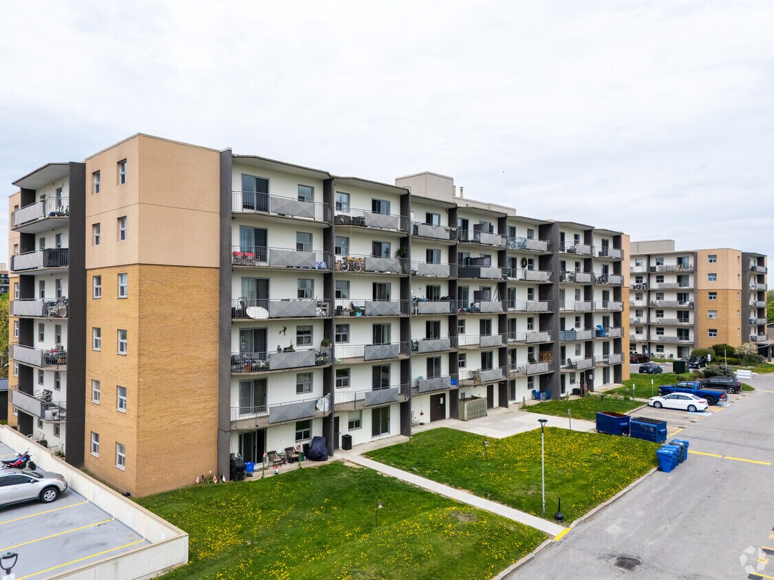 Primary Photo - Lynden Gate Estates
