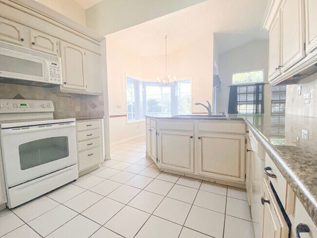 Building Photo - 727 Red Wing Dr