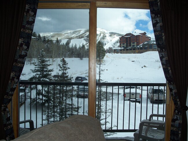 living room view - 1945 Cornice Ct