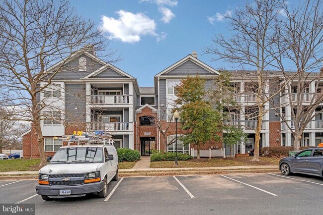 Foto del edificio - 20320 Beechwood Terrace