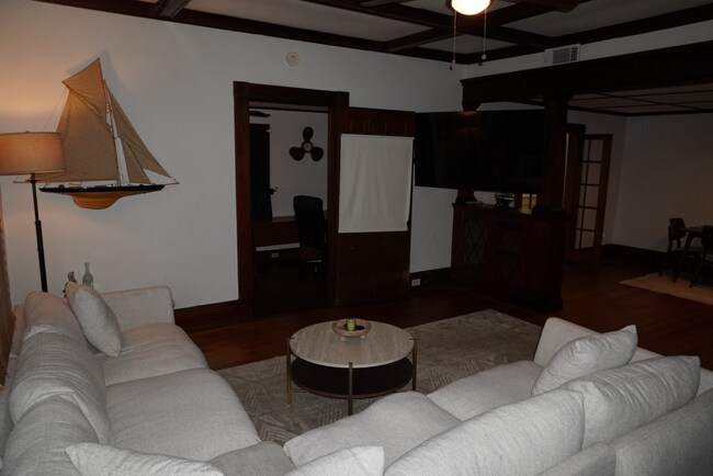 Foto del edificio - 2120 Reynolds St
