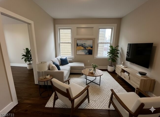 Building Photo - 44 Clifford St