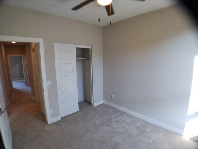Foto del edificio - 139 W Live Oak Ave