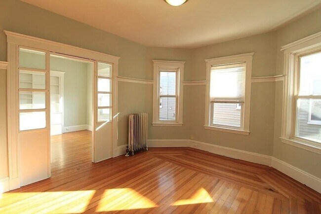 Building Photo - 34 Belknap St