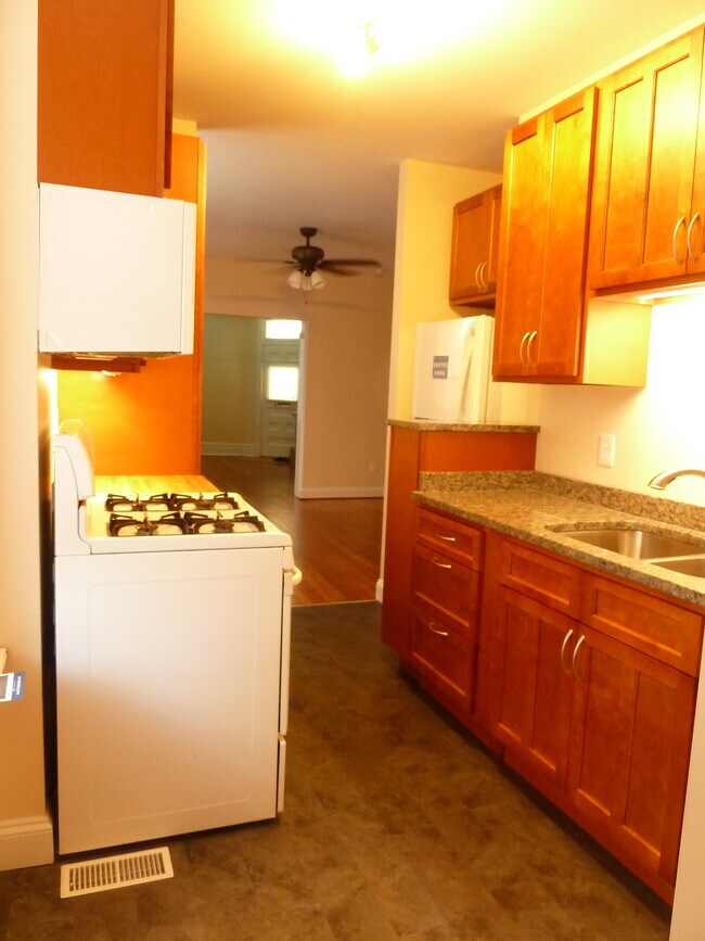Building Photo - 4930 Odell St