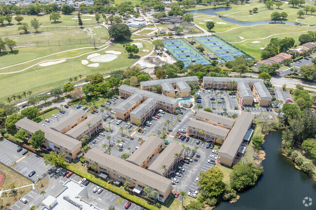 6245 Kendall Lakes Ct - Contexto - Groves At Kandall Lakes