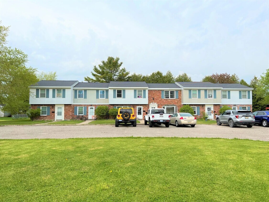 726 S Huron Street Unit 1, Cheboygan, MI 49721 Rentals in Cheboygan at