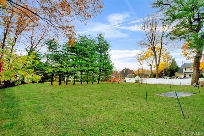 Foto del edificio - 169 Old Mamaroneck Rd