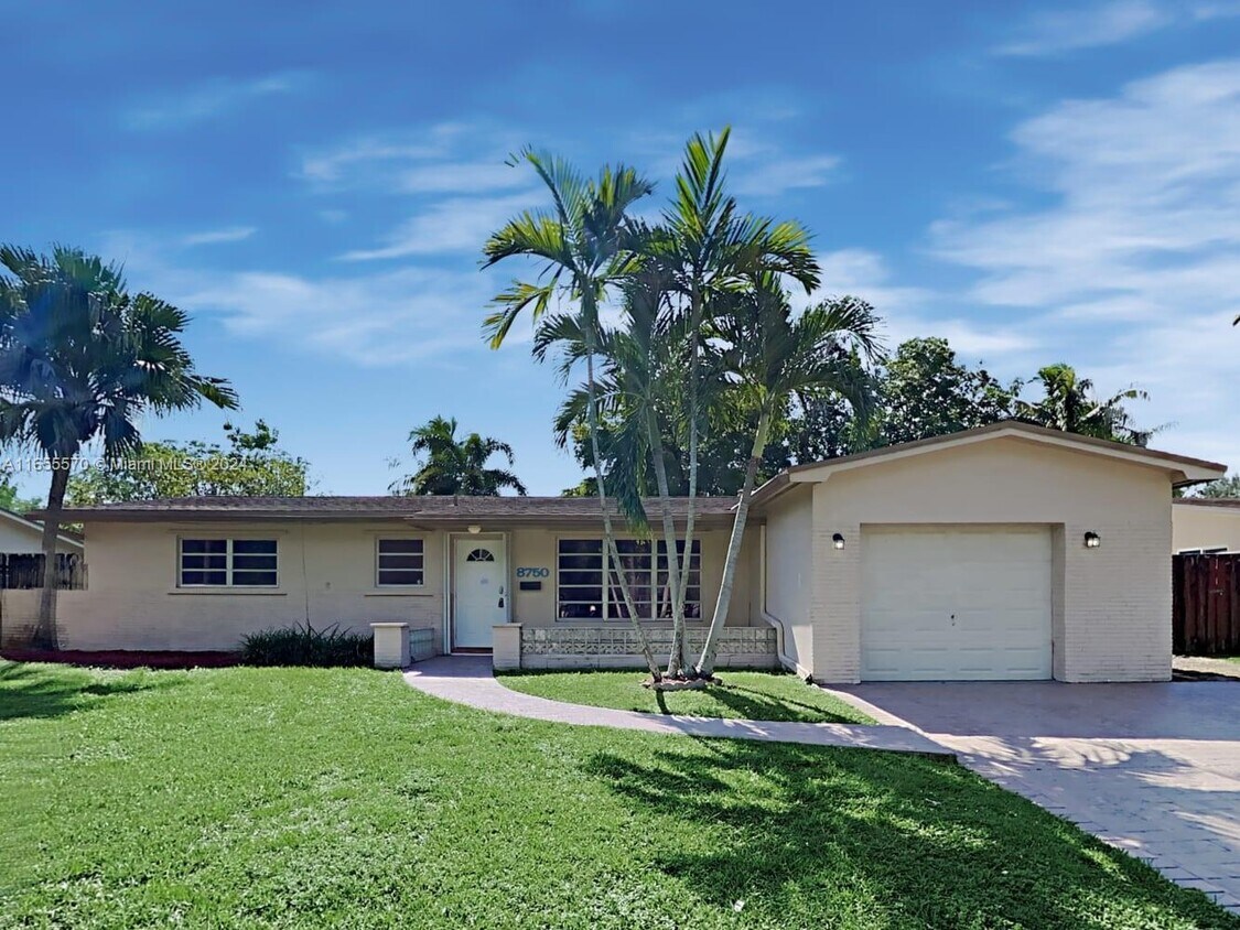 Primary Photo - 8750 Pasadena Blvd