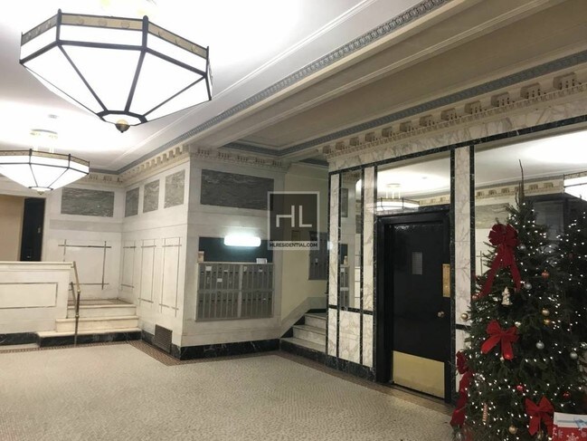 Building Photo - 509 W 110th St