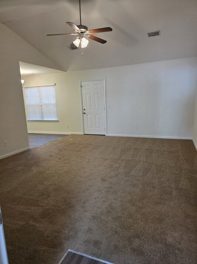 Foto del edificio - 103 Five Oaks Ct