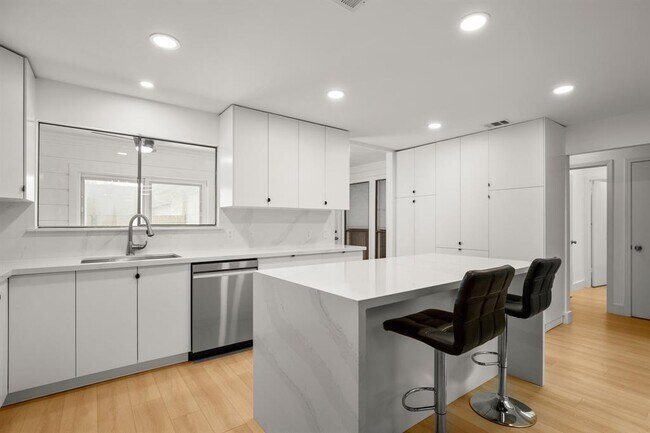 Foto del edificio - 2217 Onion Creek Pkwy