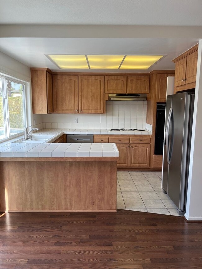 Building Photo - Charming 3 Bedroom, 2 Bath Single Family Home for rent in Seal Beach, CA!