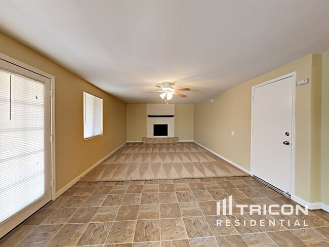 Building Photo - 1507 W El Monte Pl