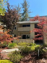Building Photo - 2728 Oak Rd