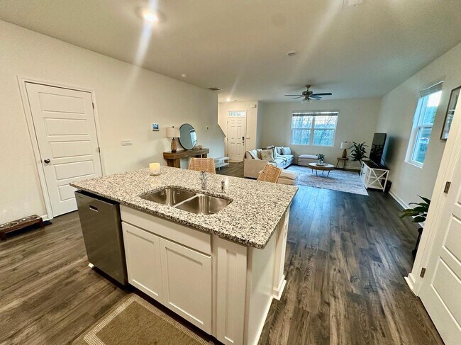 Foto del edificio - 608 Gray Br Ct