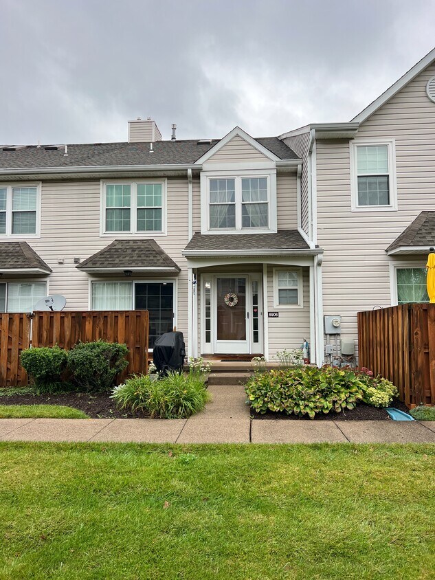 Foto principal - 8906 Spruce Mill Dr