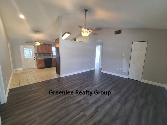 Foto del edificio - Updated 3 bed/2 bath home in Seven Springs...