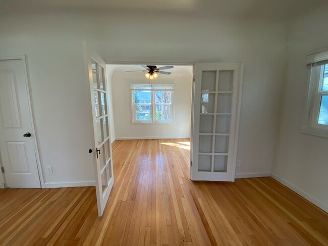 Foto del edificio - 2445 Custer Ave