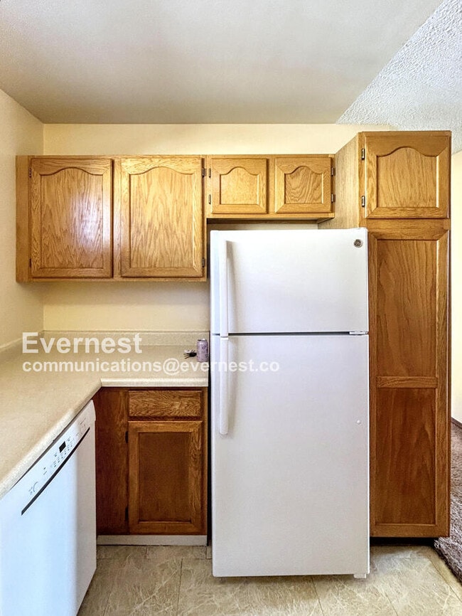 Building Photo - 2617 E Uintah St