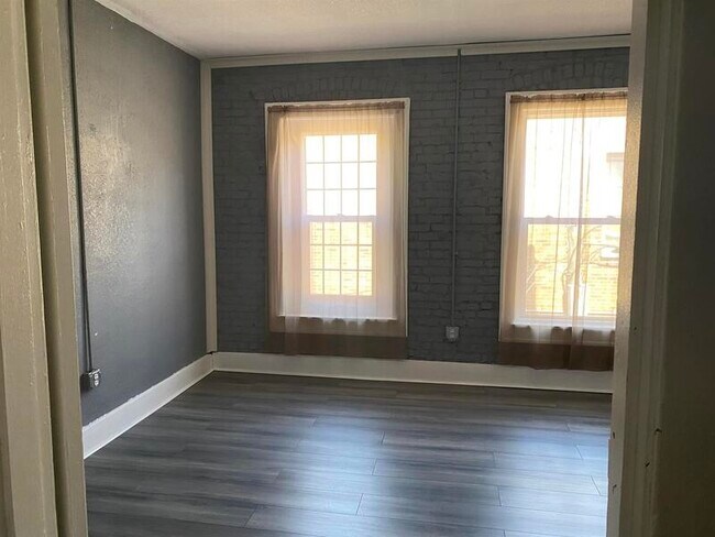 Foto del edificio - 1709.5 E Michigan St