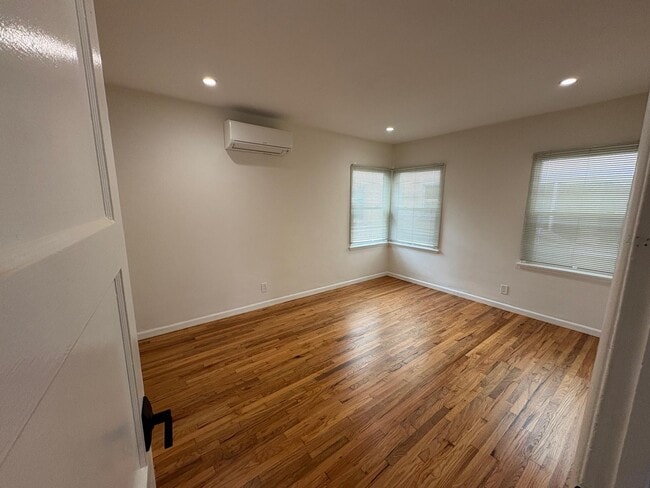 Foto del edificio - 3910 Huron Ave