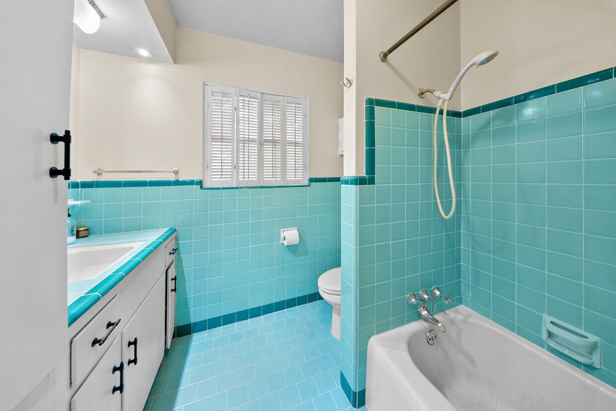 Primary Photo - 4802 Kinglet St