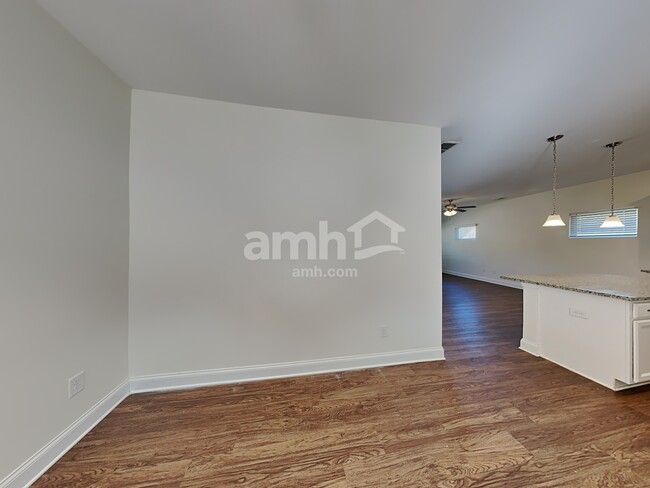 Building Photo - 112 Oscar Way