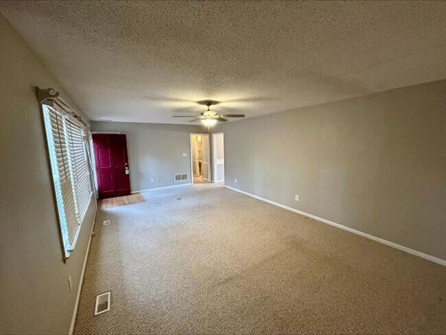 Foto del edificio - 103 Baldwin Cir