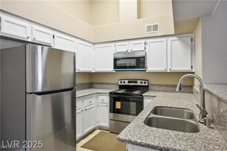Building Photo - 1575 W Warm Springs Rd