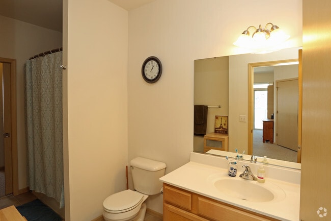 Bathroom - Middleton Ridge Apartments