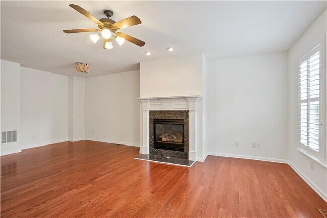 Foto del edificio - 4398 Village Field Place