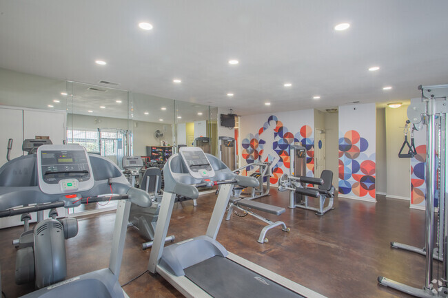 Fitness center - Sunnyvale Crossings Apartments