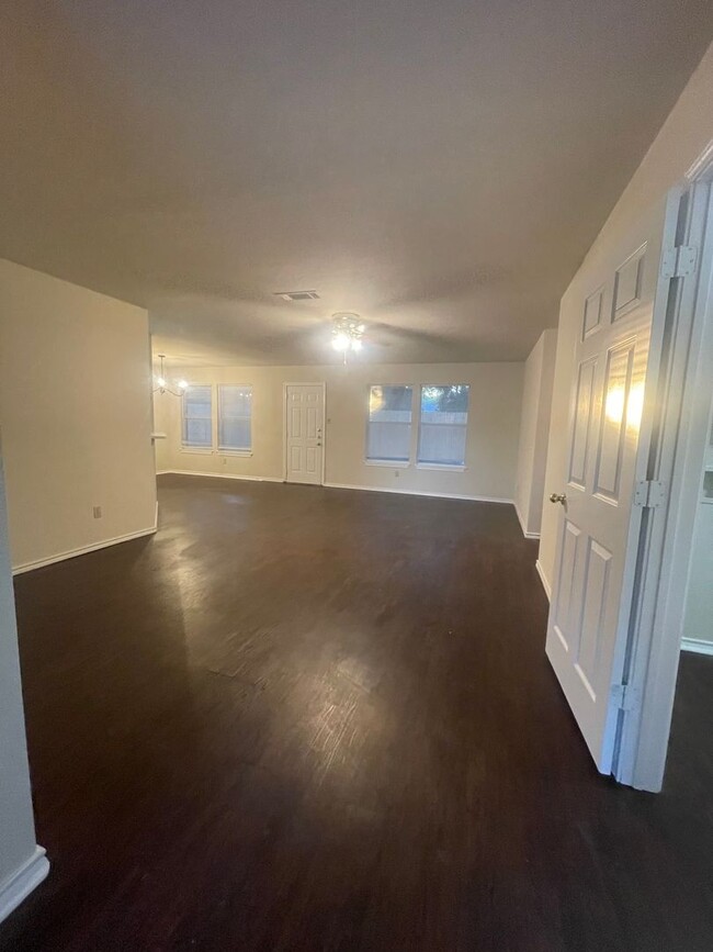 Foto del edificio - Full Brick Home in Mary's Creek Estates 3 bedroom 2 bath 2 car Garage