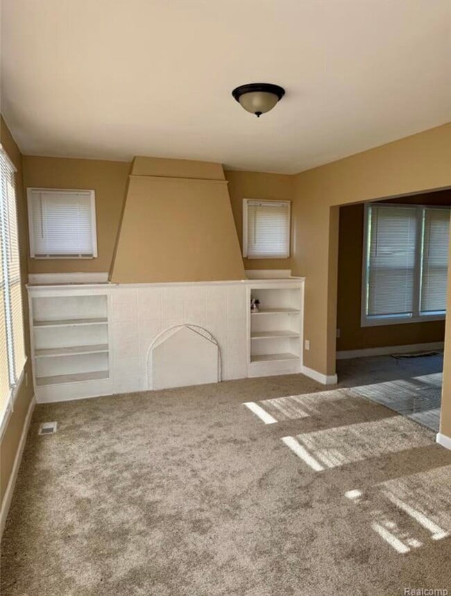 Foto del edificio - 18488 Fairport St