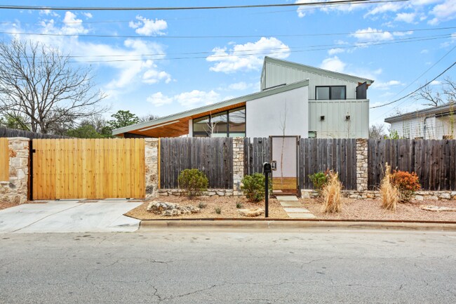 Building Photo - 1815 Tillery St