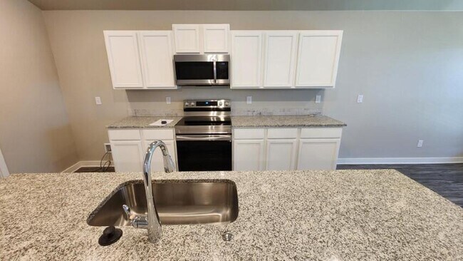 Foto del edificio - 13609 Sherman Ave